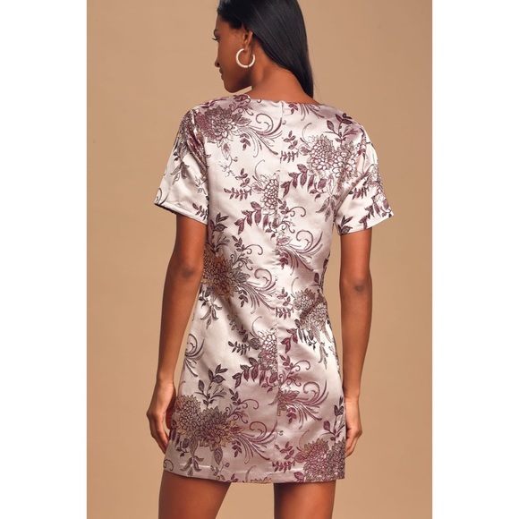 *NWT* Lulus Glow Metallic Purple Floral Jacquard Shift Dress - Picture 6 of 7
